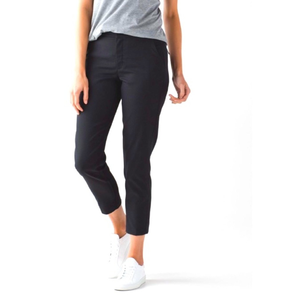 Lululemon Athletica city trek size 8